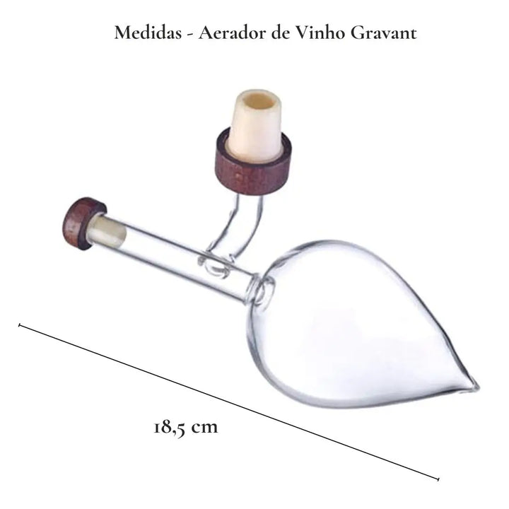 Aerador de vinho Gravant Casavelle com 18,5 cm, design escultural em vidro premium com detalhes em madeira.