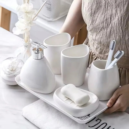 Kit banheiro de cerâmica Casavelle com saboneteira elegante em design premium