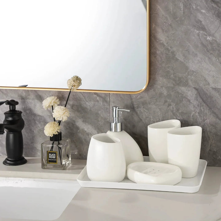 Kit banheiro de cerâmica Casavelle com saboneteira elegante em design premium