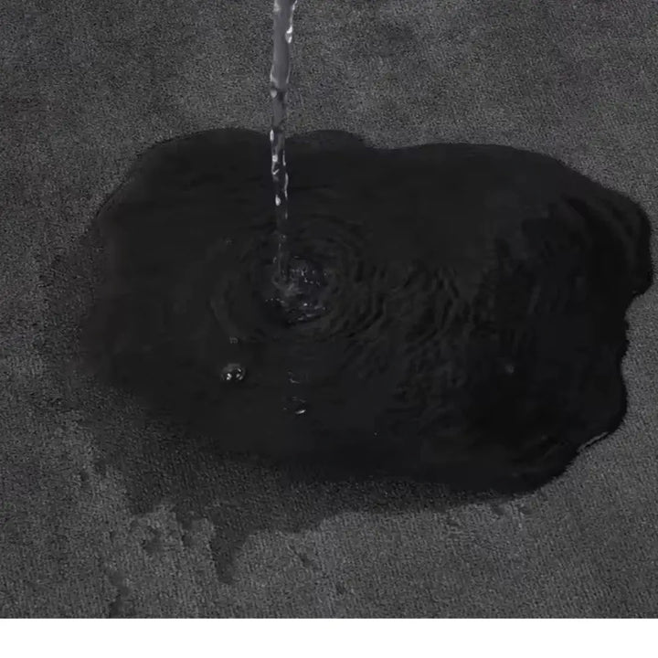 Base antiderrapante de tapete Casavelle oferecendo segurança no banheiro